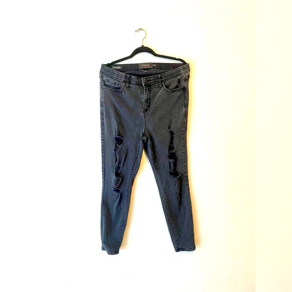 Torrid Womens Distressed Ripped Sky High Skinny Black Jeans Size 16 - Picture 1 of 9